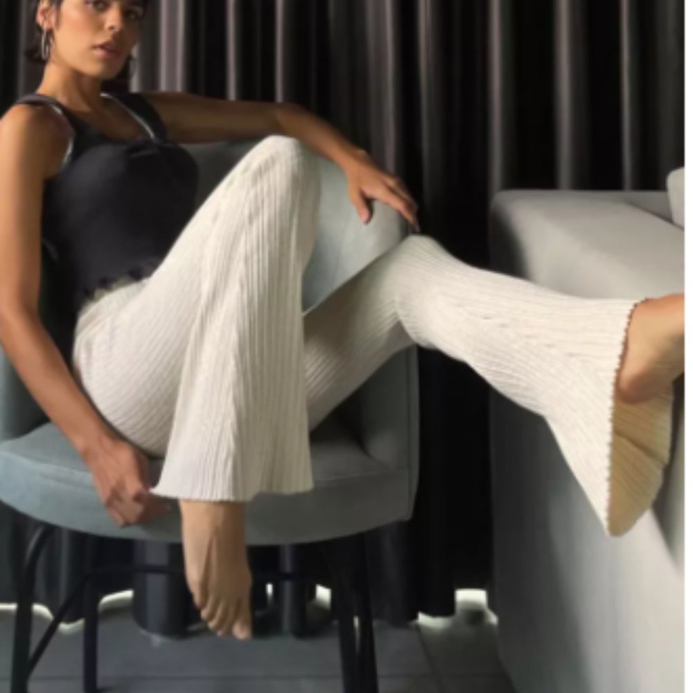 UO Rosie Ribbed High-Waisted Flare Pant